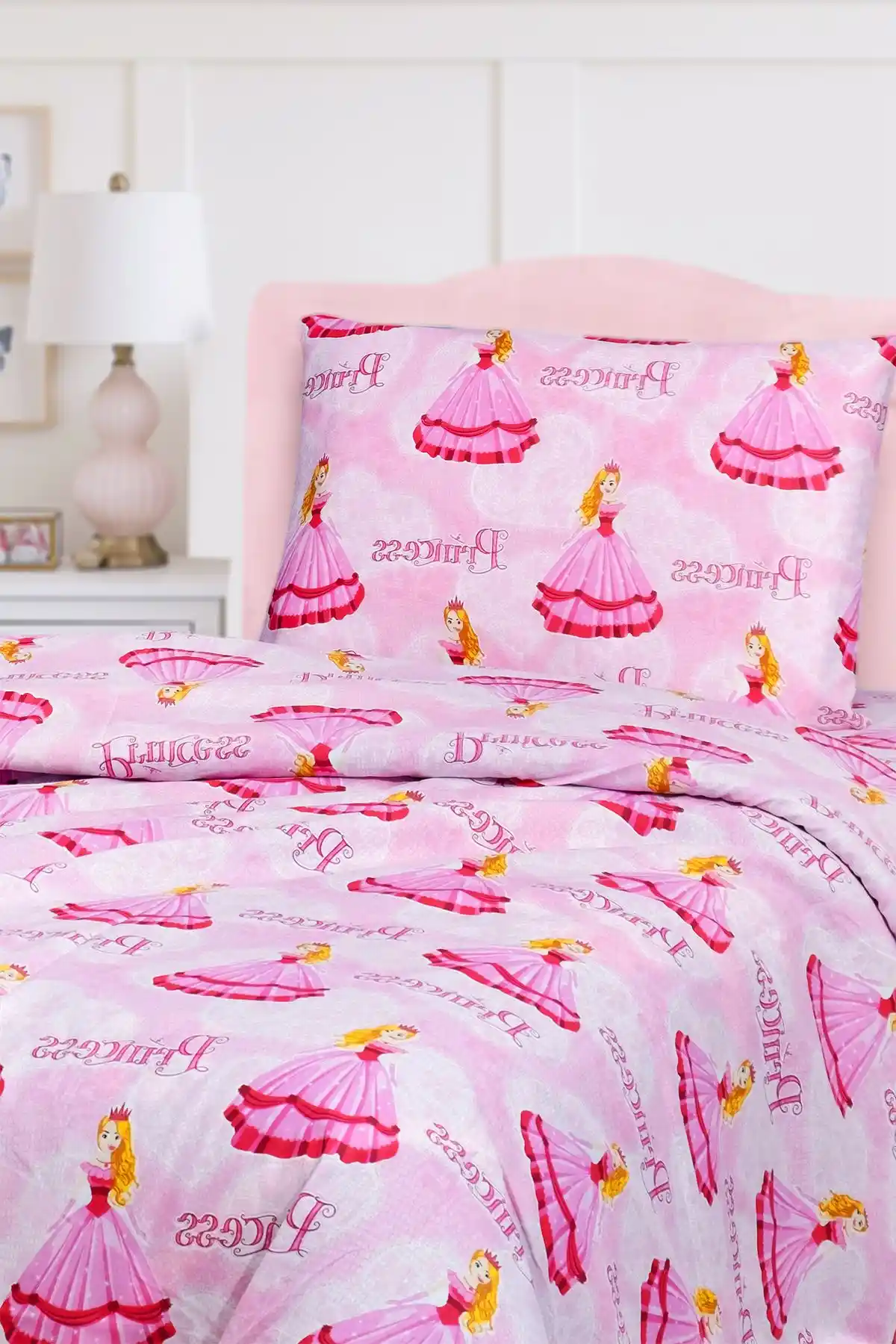 Prenses nevresim takımı ile yatak odanızı masalsı ve şık hale getirin