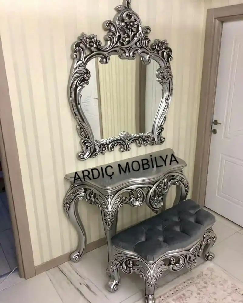 Puflu Dresuar Dekorasyonunda Şıklık ve Fonksiyonelliğin Buluşması