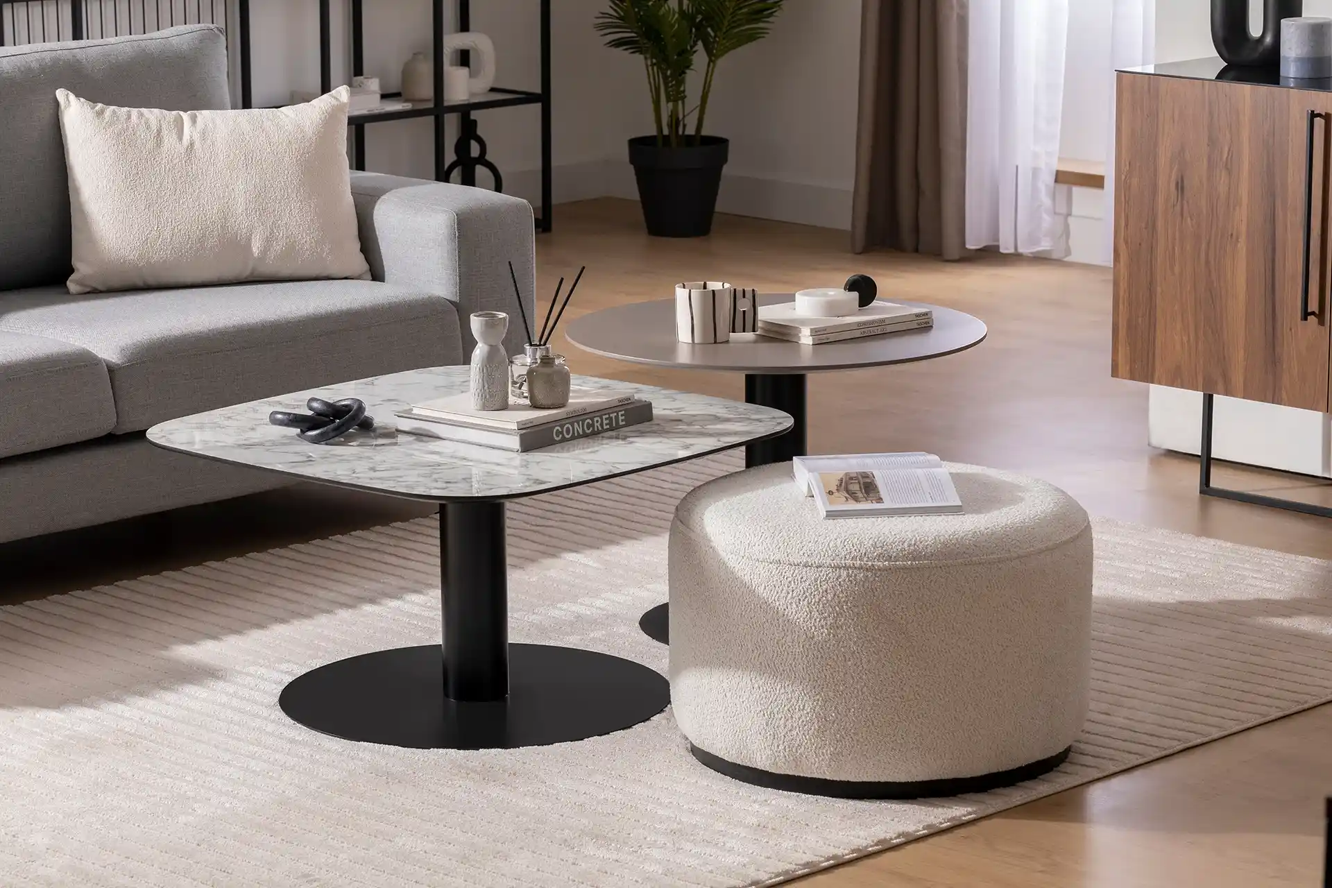 Puflu Sehpa Modelleriyle Dekorasyonda Şıklık ve Fonksiyonellik Uygun Seçenekler