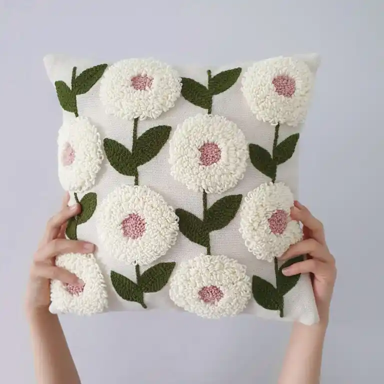 Punch Kırlent Modelleriyle Dekorasyonda Şıklık ve Konforu Artırmanın Yolları