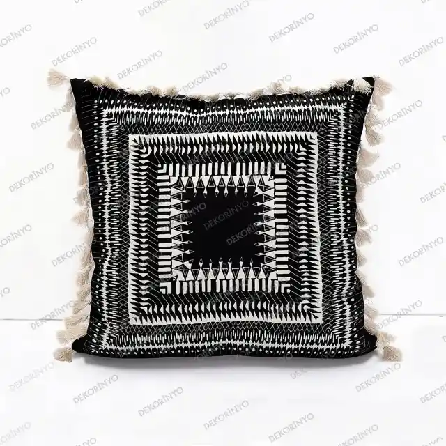 Püsküllü Yastıklar ile Dekorasyonda Şıklık ve Konforun Buluşması