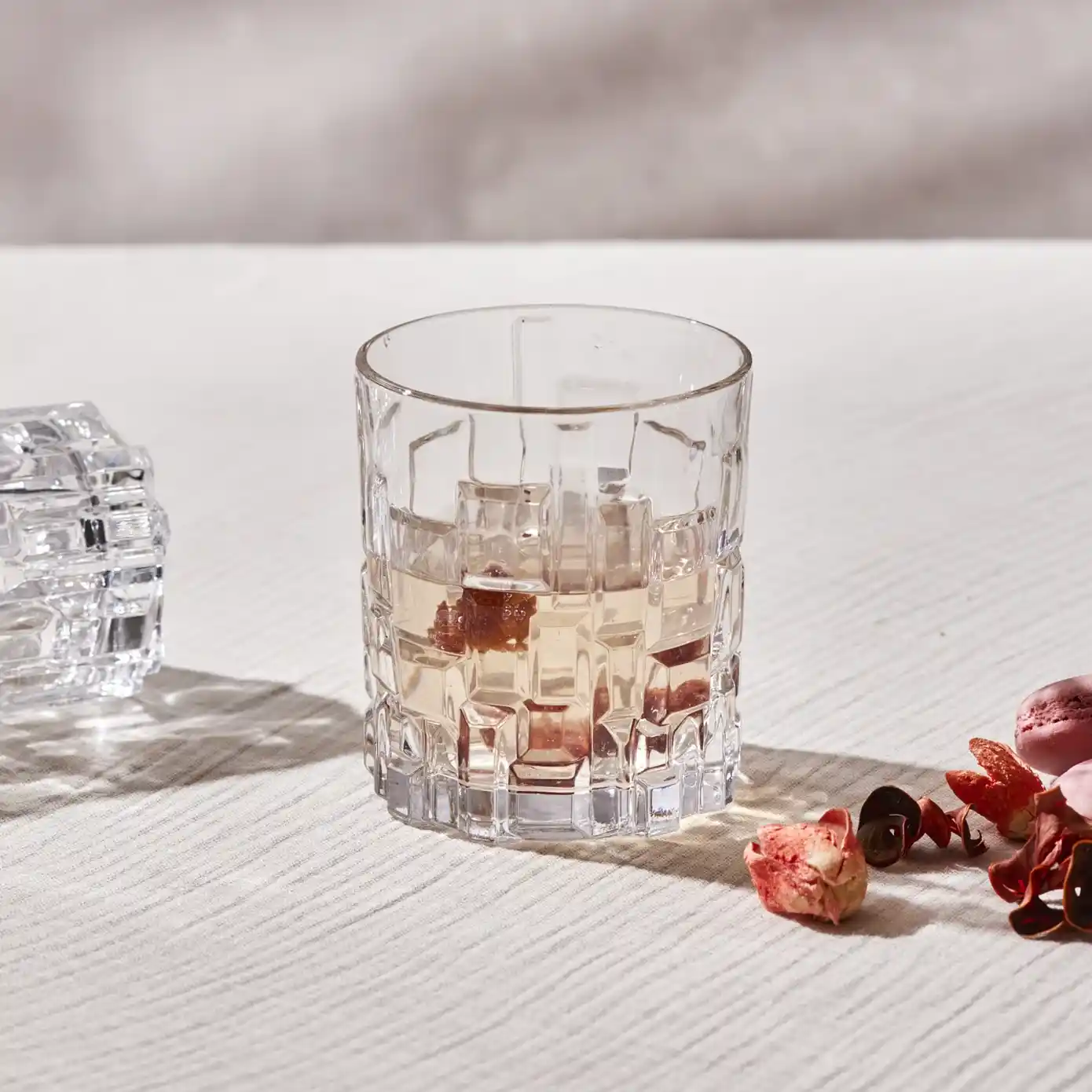 RCR Etna Su Bardağı ile Dekorasyonda Estetik ve Fonksiyonelliğin Birleşimi