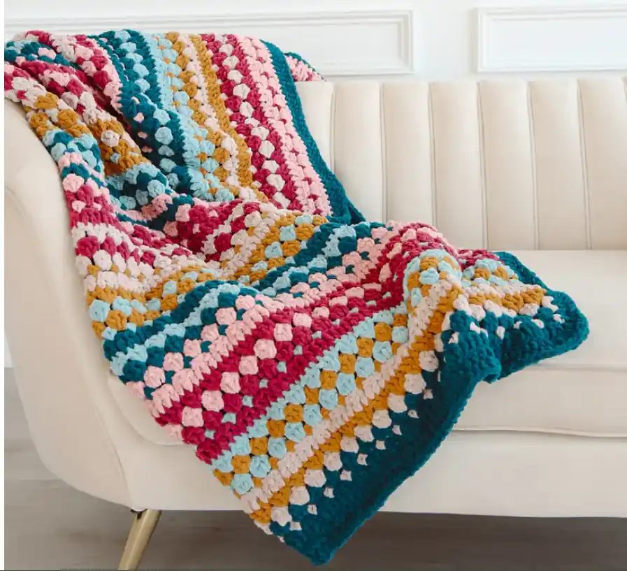 Renkli Battaniyeler ile Dekorasyonunuzu Canlandırmanın Yolları ve Trendleri