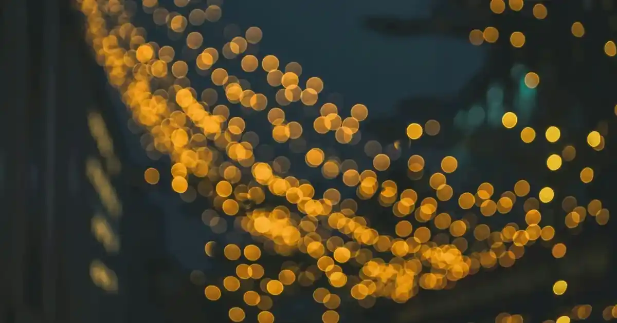 Renkli Cam Vazolar ile Dekorasyonunuza Canlılık Katmanın Yolları ve Trendleri