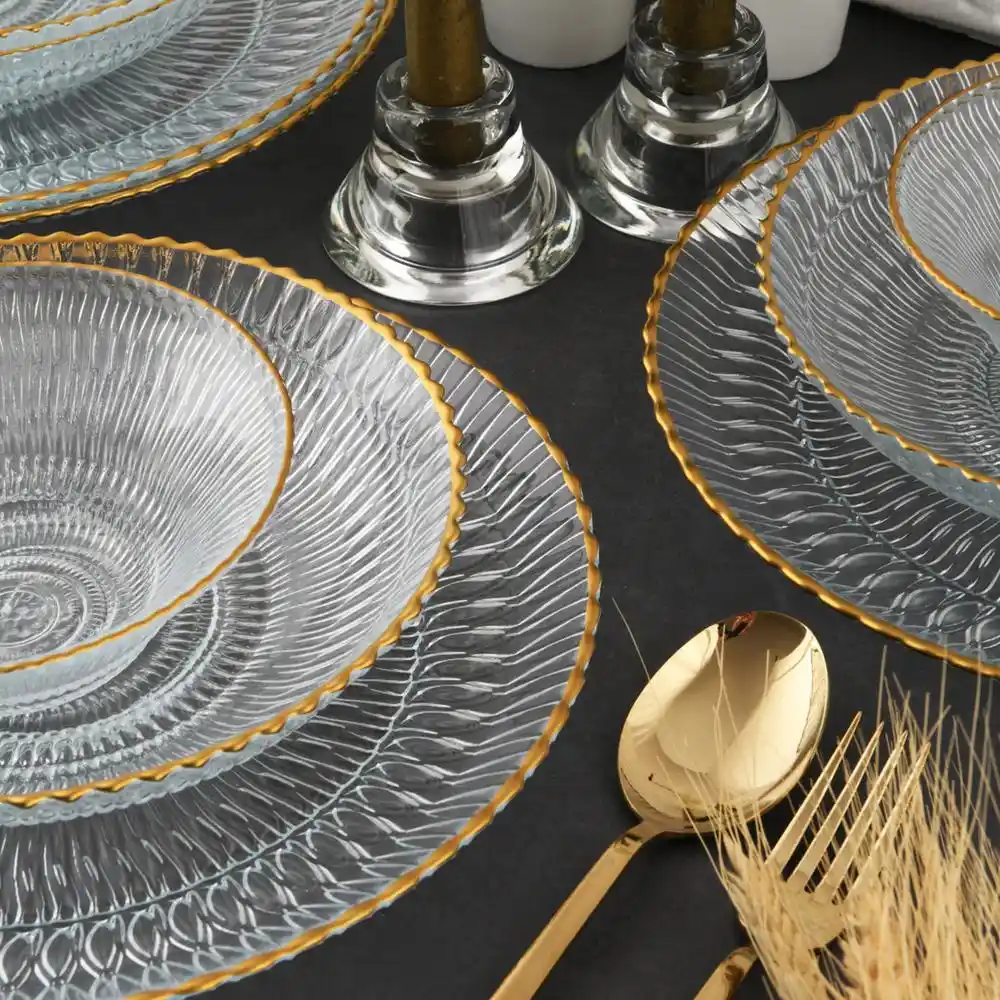 Renkli Cam Yemek Takımlarıyla Dekorasyonda Canlılık ve Şıklık Yaratma Rehberi