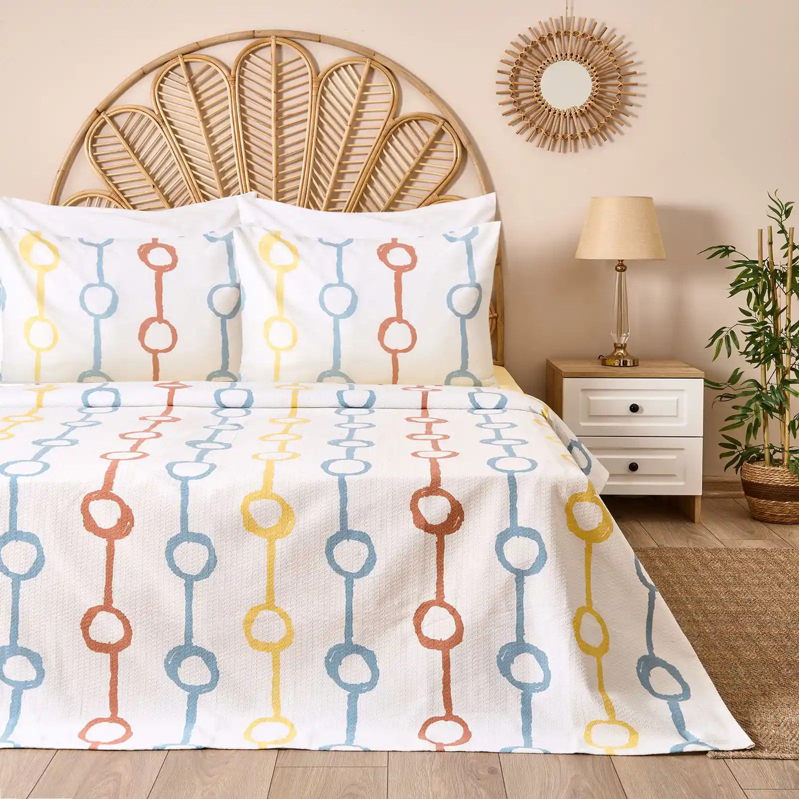 Renkli Pike ile Ev Dekorasyonunda Canlılık ve Enerji Yaratma Rehberi