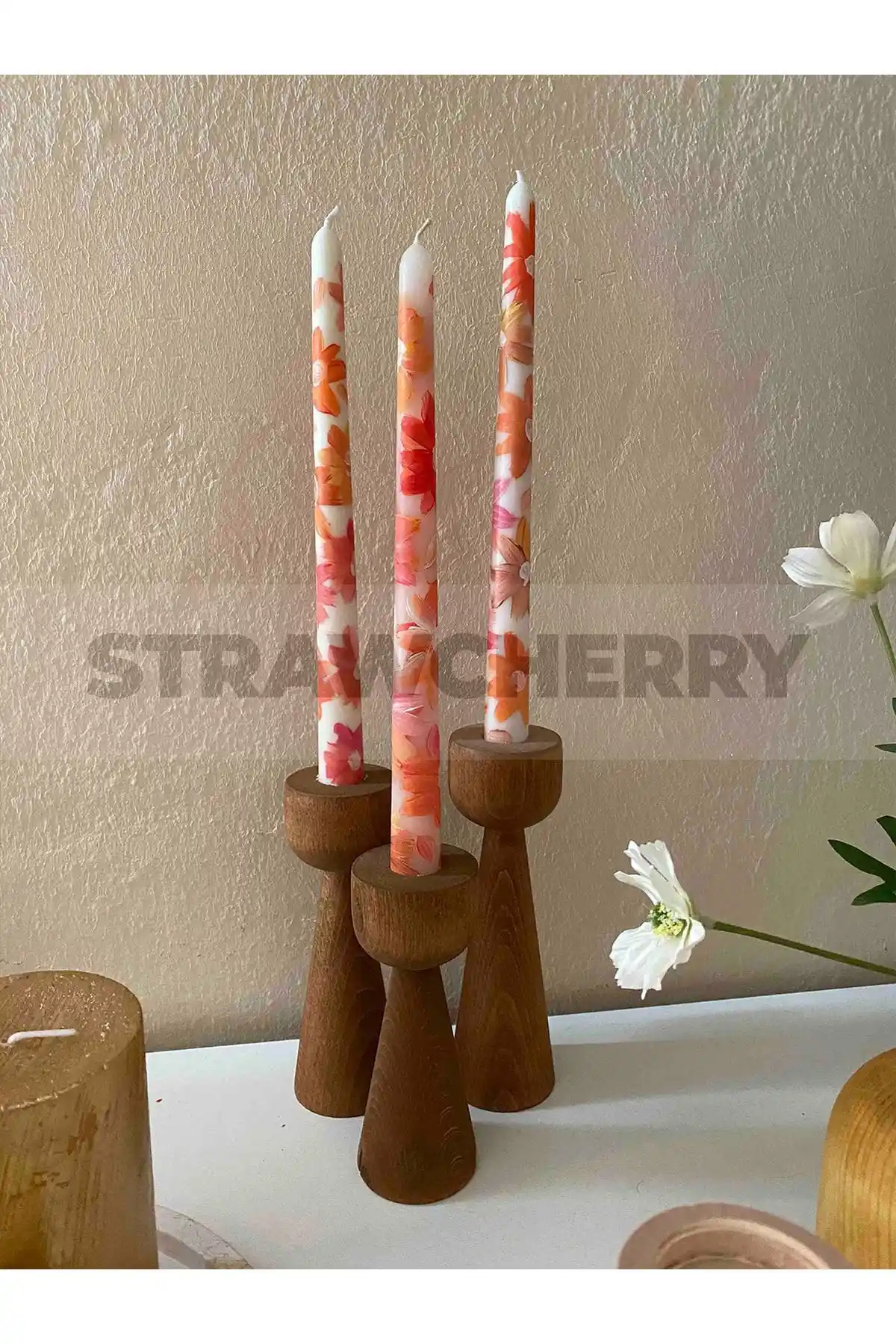 Renkli Şamdan Mumlarıyla Dekorasyonda Şıklık ve Sıcaklık Yaratmanın Yolları