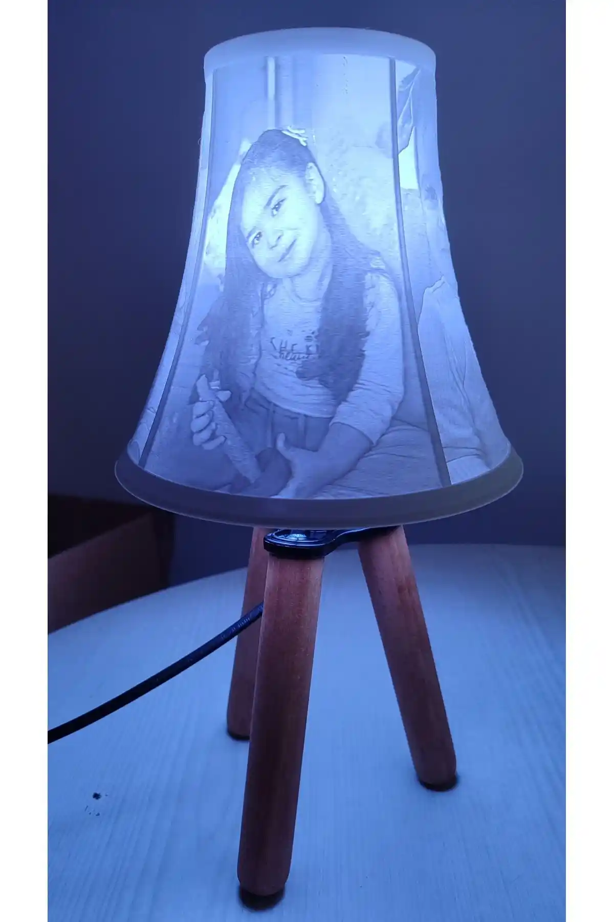 Resimli Abajur ile Mekanlara Özgünlük Katmanın Yolları ve Dekorasyon İpuçları