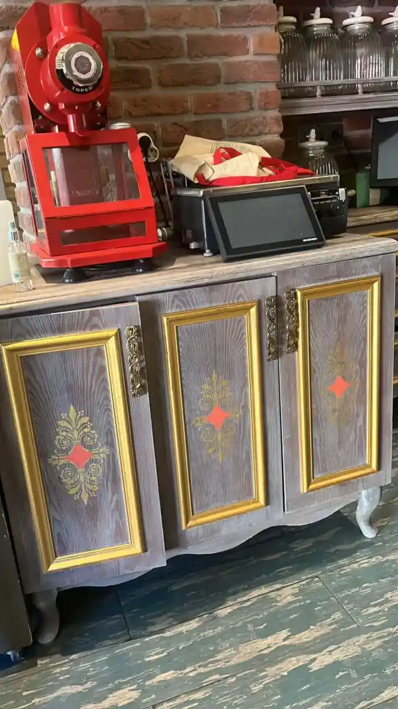 Retro Dolaplarla Evinize Nostaljik ve Şık Bir Atmosfer Katın