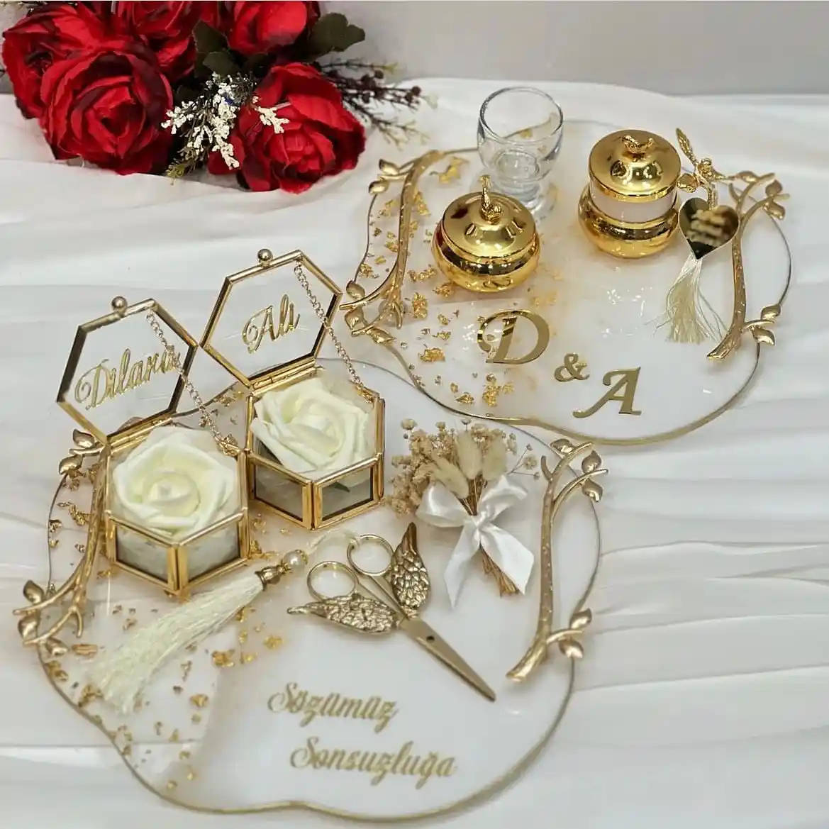 Sade Nişan Tepsisi Modelleri ile Şıklık ve Zarafeti Yakalayın Dekorasyonunuzu Tamamlayın