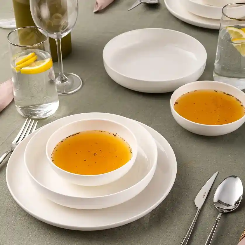 Sade Porselen Yemek Takımı ile Modern ve Zarif Dekorasyon Yaratma Rehberi