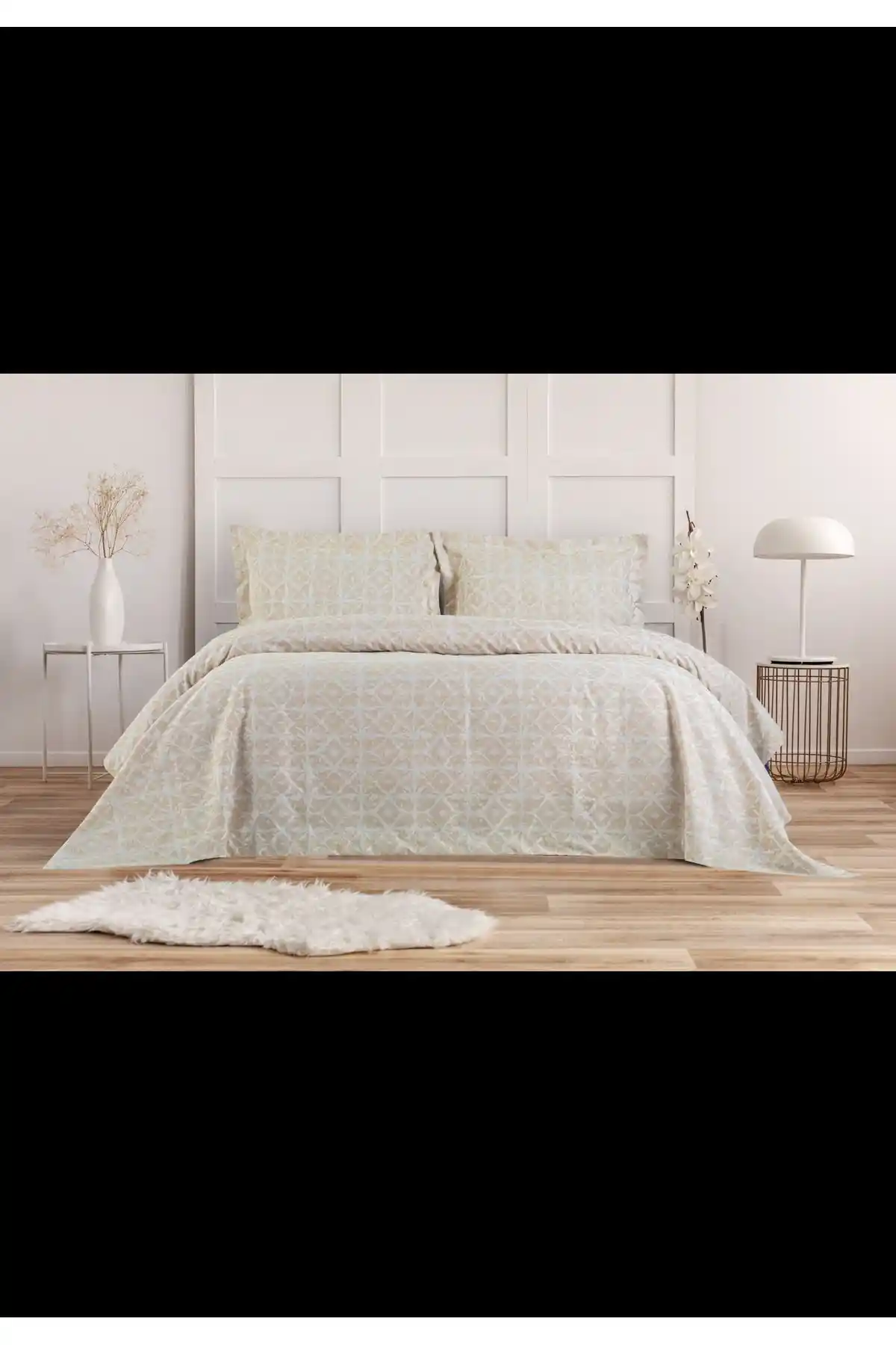 Sade Yatak Örtüsü ile Modern ve Şık Dekorasyon İpuçları ve Seçim Rehberi