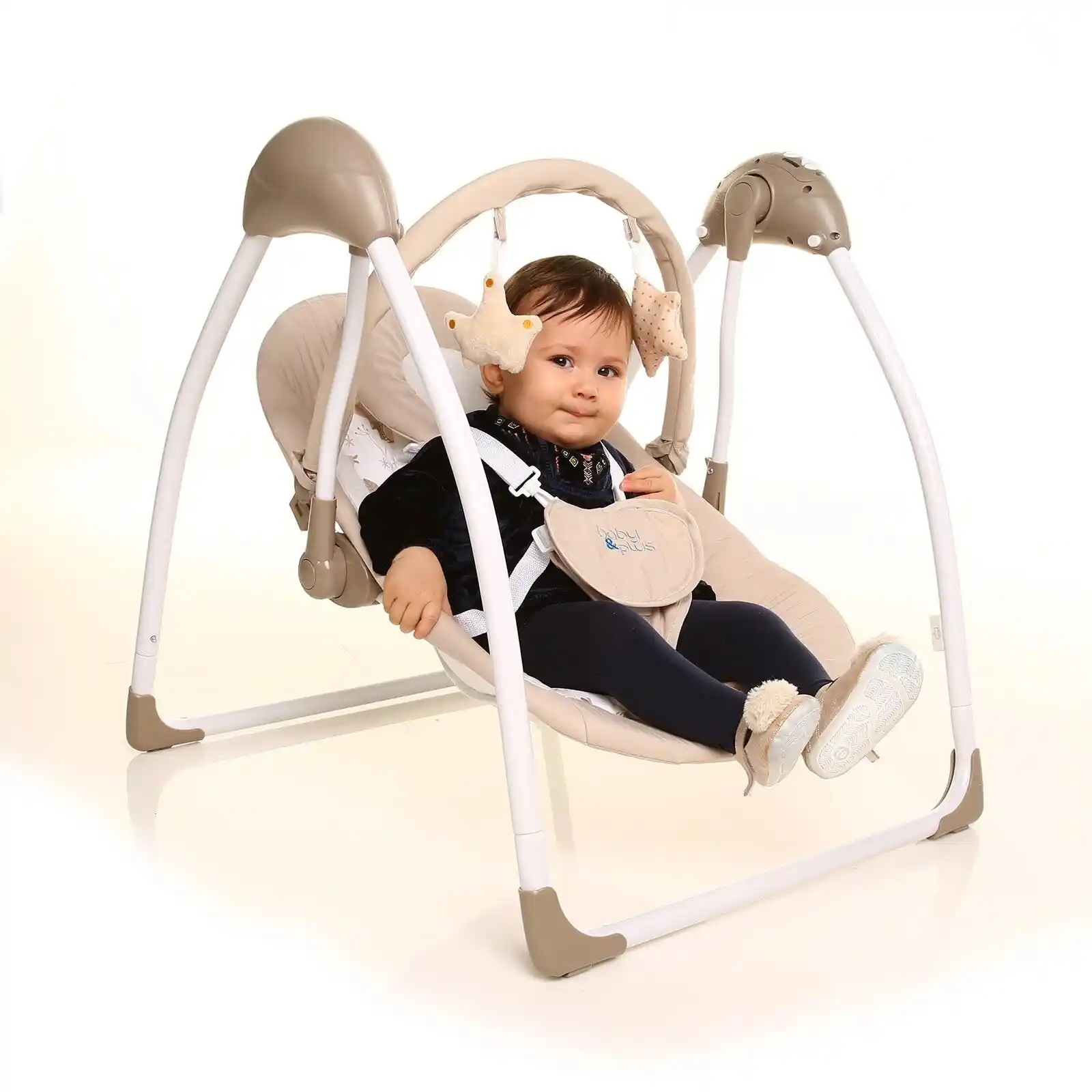 Salıncak Bebek Dekorasyonunda Hem Güvenlik Hem Şıklık Sağlayan Modern Çözüm