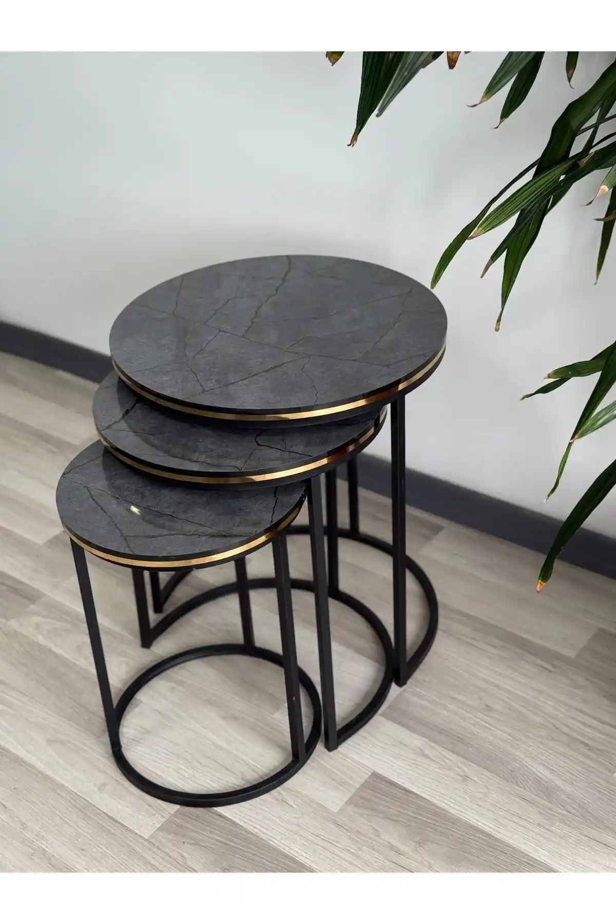 Salon Dekorasyonunu Yenilemek İçin Modern ve Şık Sehpa Takımı Seçenekleri