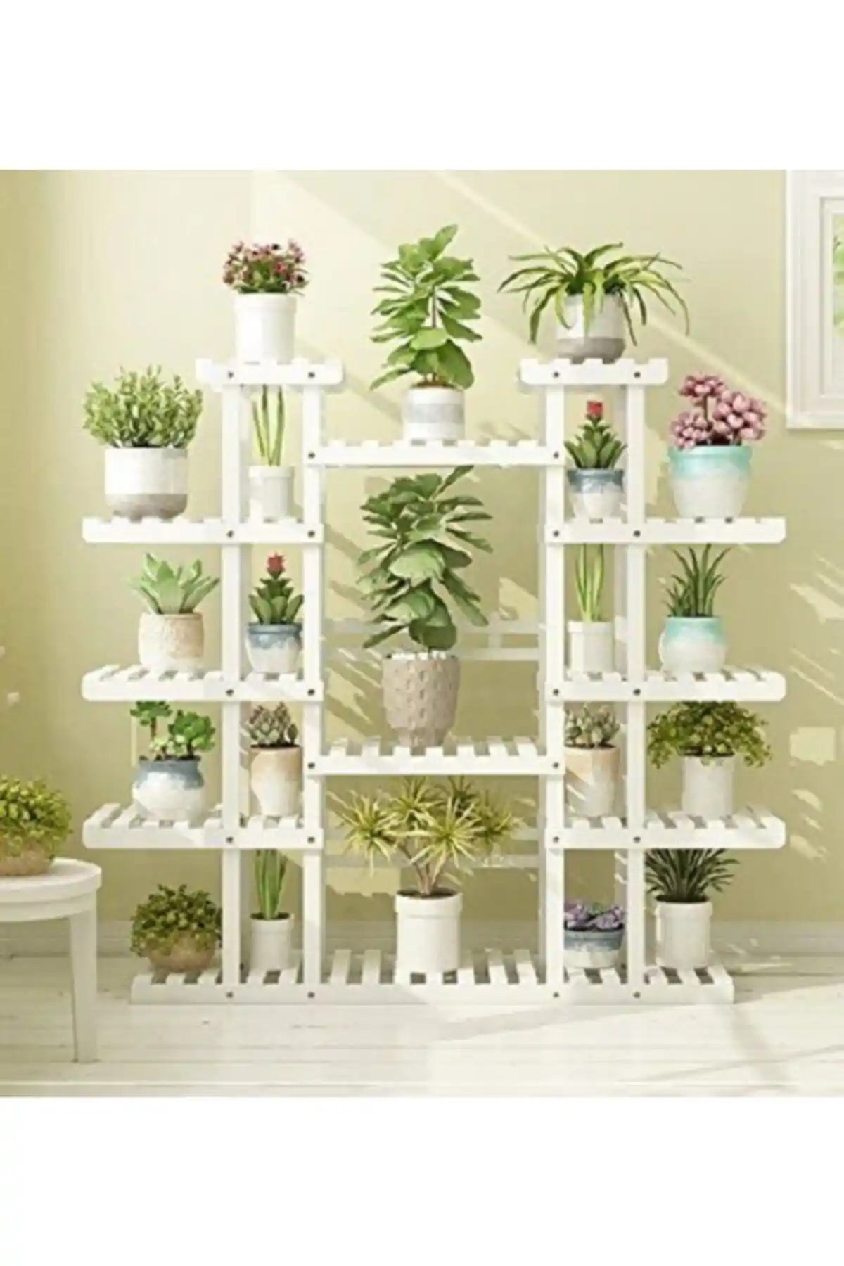 Salon Dekorasyonunu Zenginleştiren Modern ve Şık Çiçeklik Modelleri Rehberi