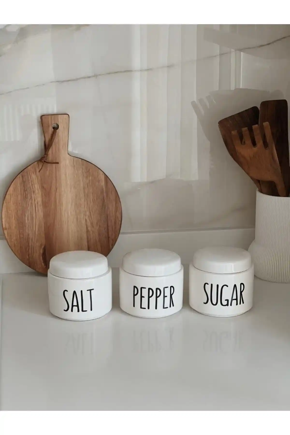 Salt ve Biber Kavanozlarıyla Modern ve Şık Mutfak Dekorasyonu Rehberi