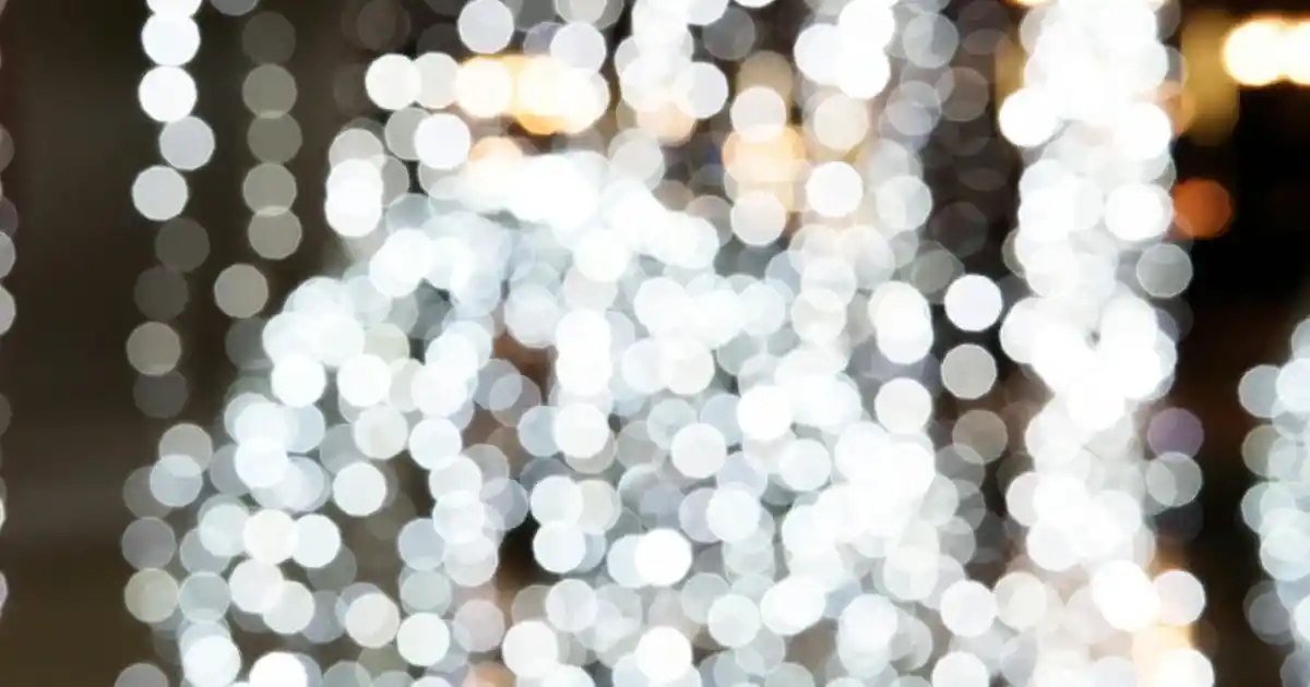 San<dı>klı balkon sediri: şık ve fonksiyonel balkon dekorasyonunun vazgeçilmezi