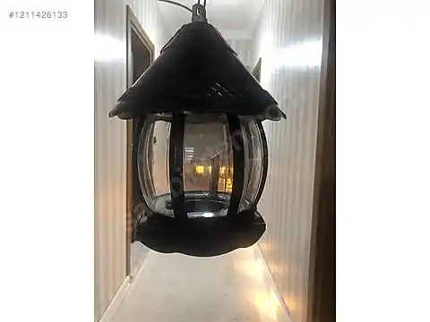 Şapkalı Lambalar ile Dekorasyonda Estetik ve İşlevselliği Birleştirme Rehberi