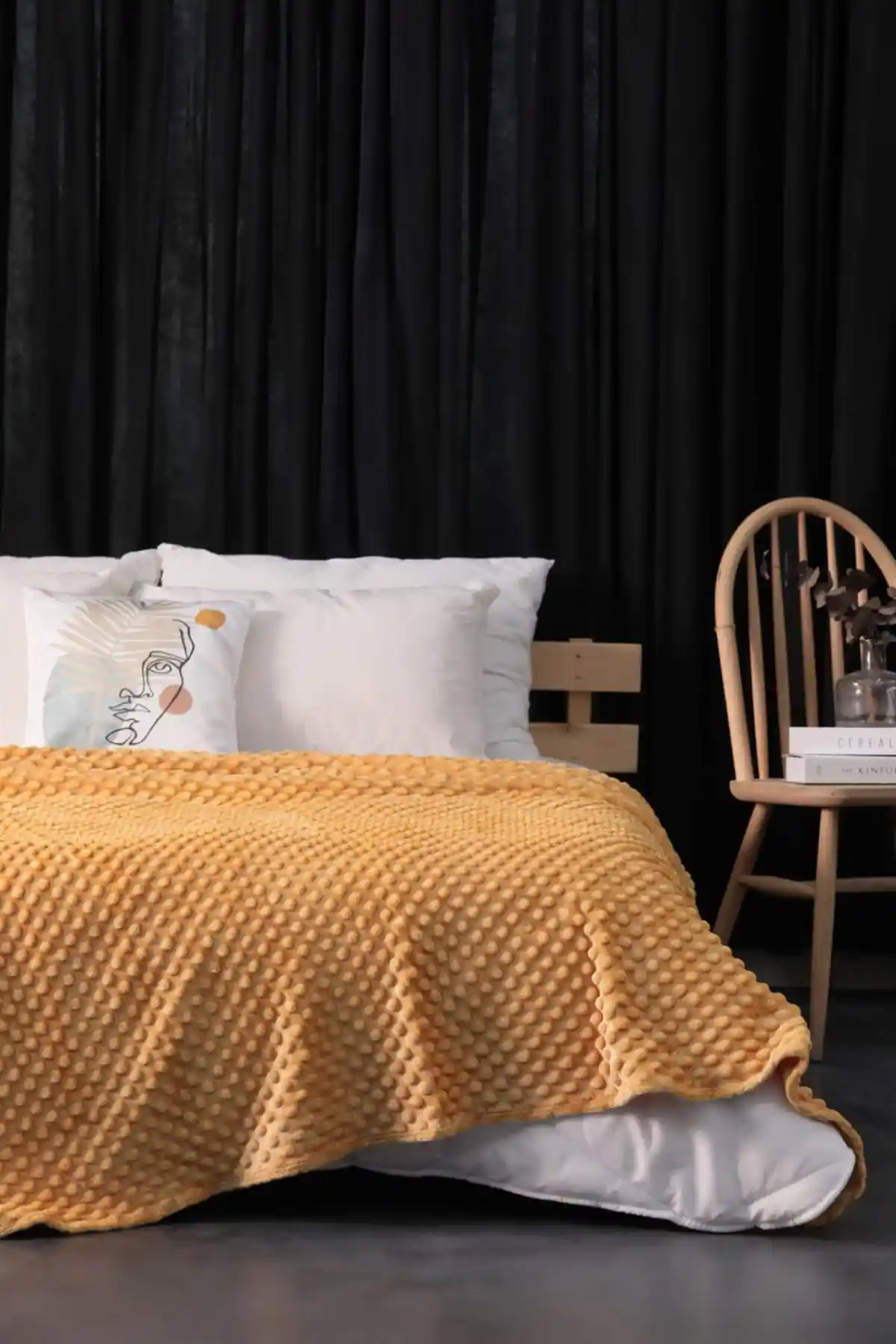 Sarı Battaniye ile Dekorasyonda Sıcak ve Canlı Atmosfer Yaratma Rehberi