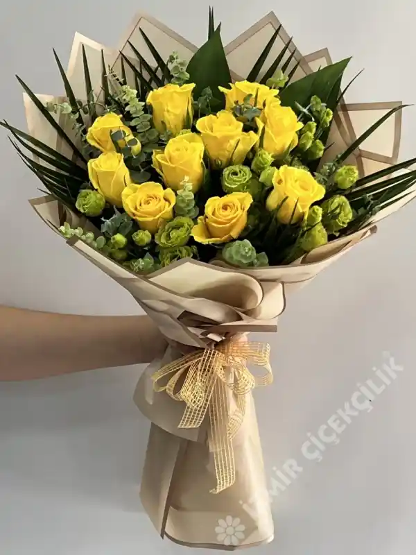 Sarı Gül Buketleri ile Dekorasyonda Canlılık ve Zarafet Yaratma Rehberi