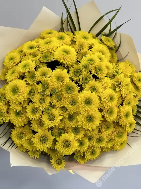 Sarı Papatya Buketleri ile Doğal ve Sıcak İç Mekan Dekorasyonu Fikirleri