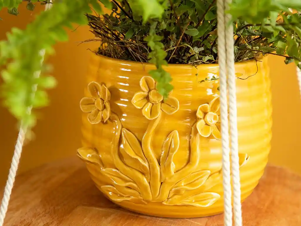 Sarı Saksı Dekorasyonunda Yenilik ve Şıklık: Modern ve Doğal Seçenekler