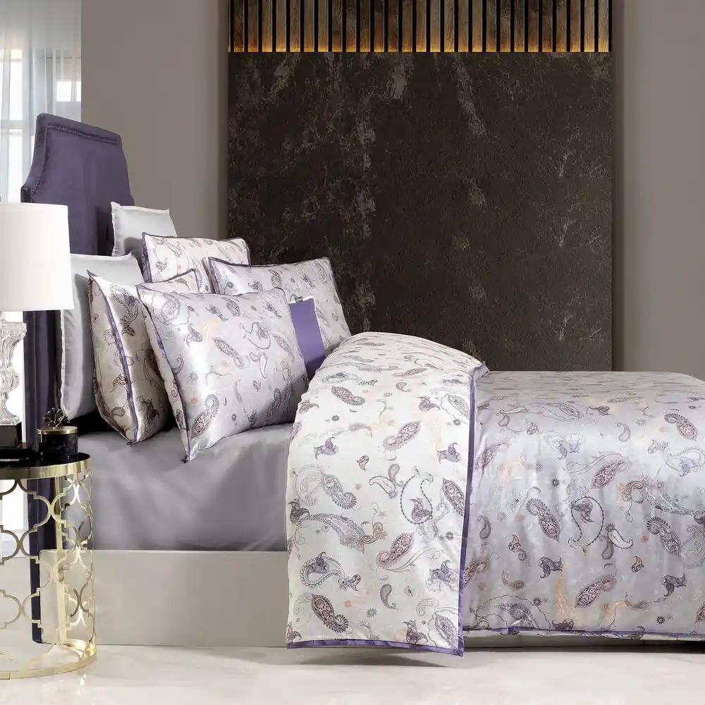 Saten İpek Nevresim Takımıyla Modern ve Şık Yatak Odası Dekorasyonu Rehberi