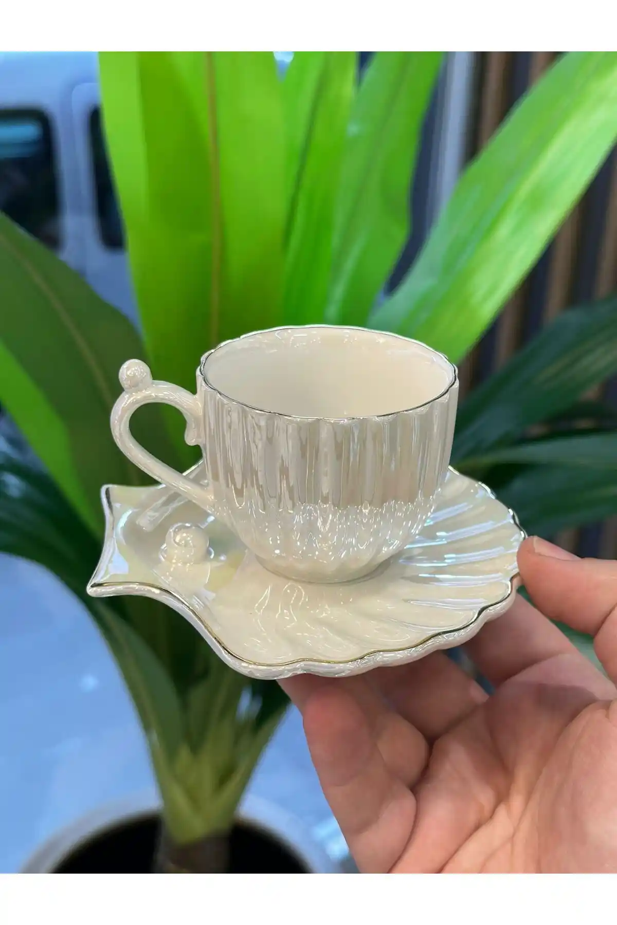 Sedefli Kahve Fincanlarıyla Dekorasyonda Zarafet ve Şıklık Yaratın