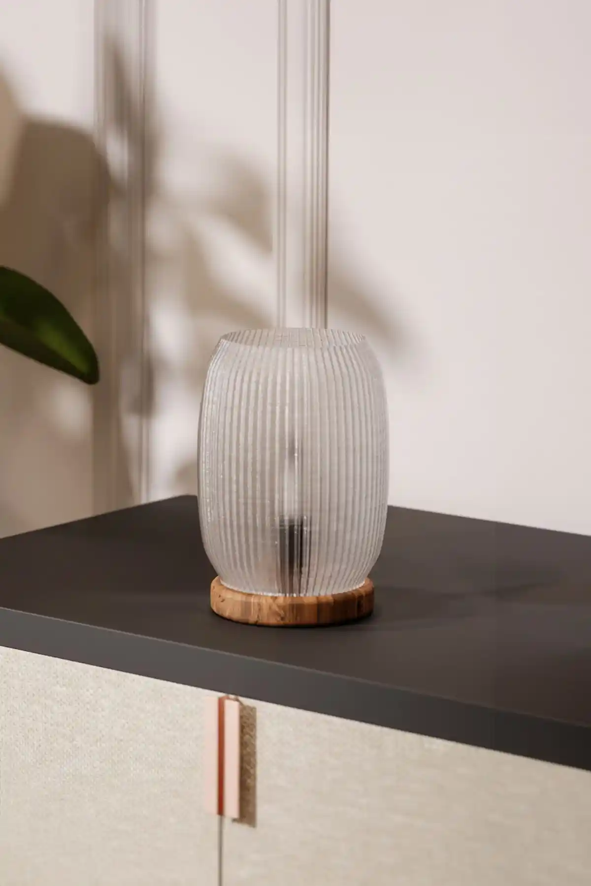 Şeffaf Abajur ile Modern ve Şık Dekorasyon Fikirleri ve Uygulamaları