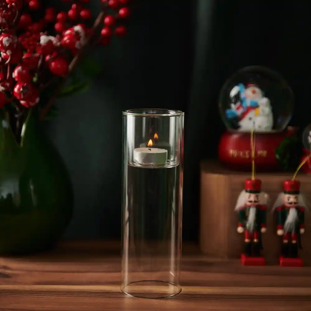 Şeffaf Cam Mumluklarla Dekorasyonunuza Şıklık Katmanın Yolları