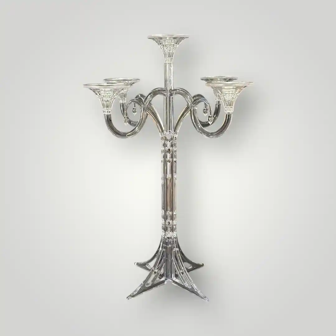 Şeffaf Şamdanlar ile Modern ve Zarif Dekorasyon Çözümleri 75-90 Karakter