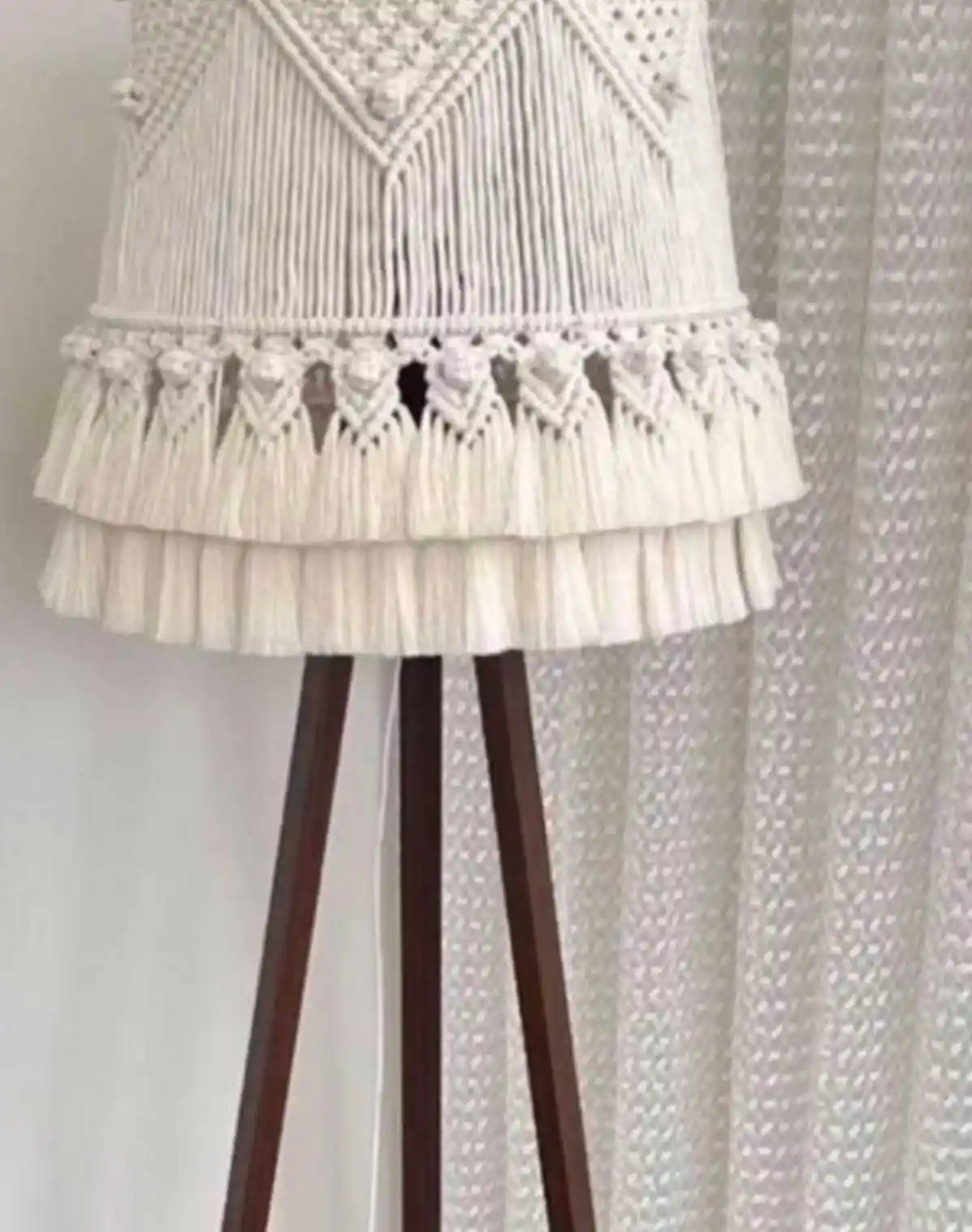 Şemsiye Lambaderlerle Modern ve Şık Dekorasyon Çözümleri 75-90 Karakter