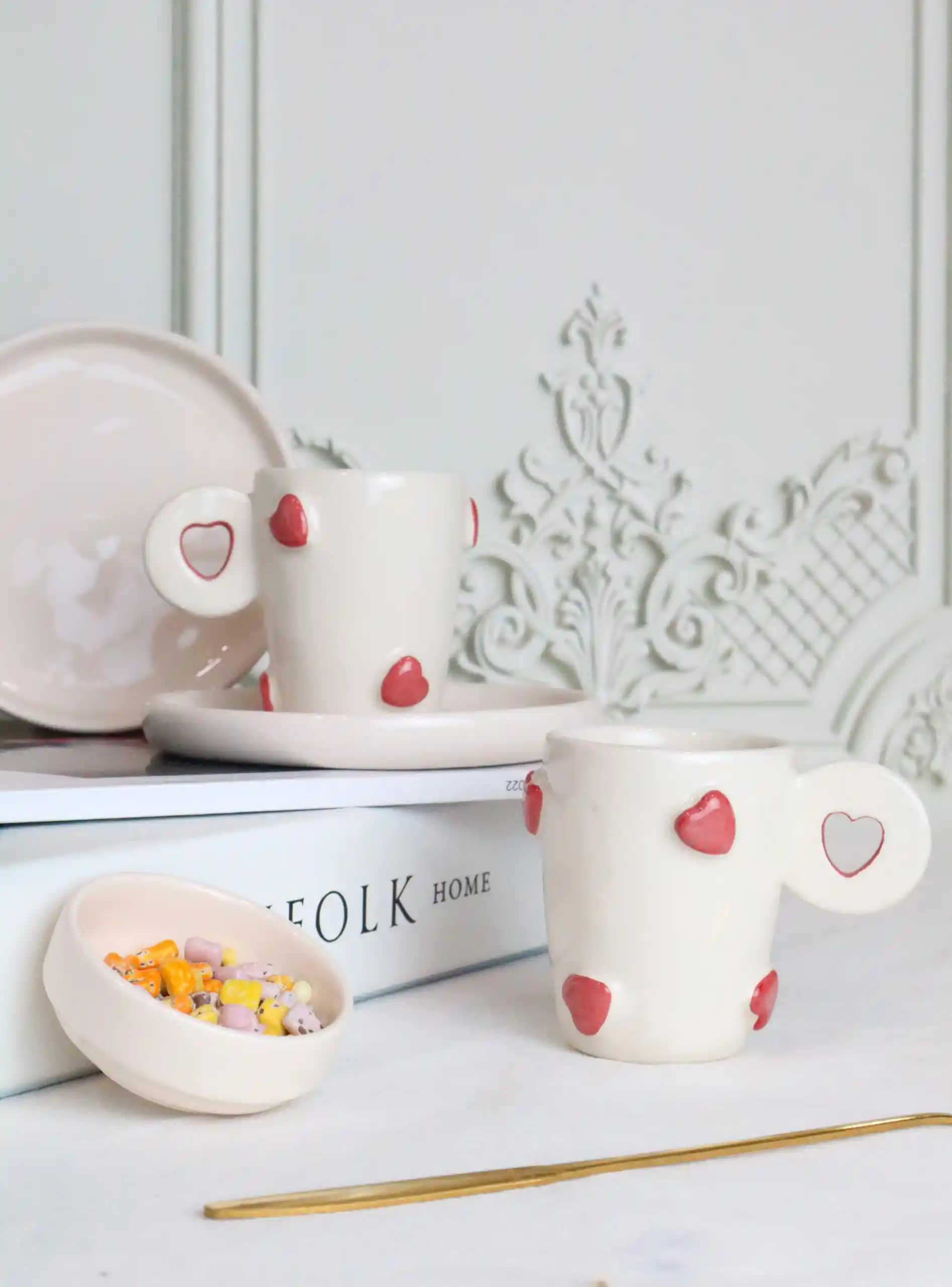 Seramik Fincan Yapımı ve Dekorasyonda Zarif Kişisel Dokunuşlar