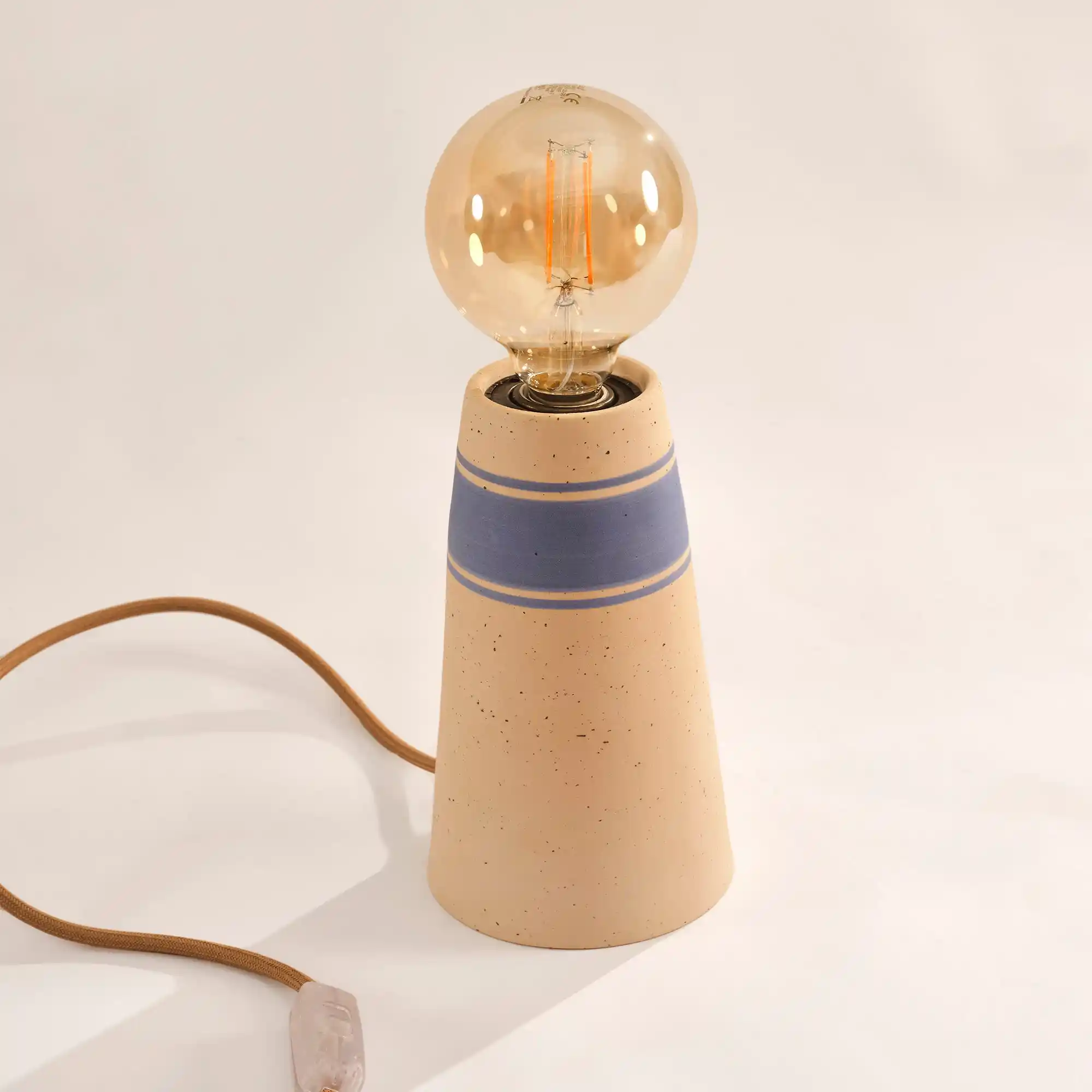 Seramik Lambalarla Dekorasyonda Estetik ve İşlevselliğin Buluşması