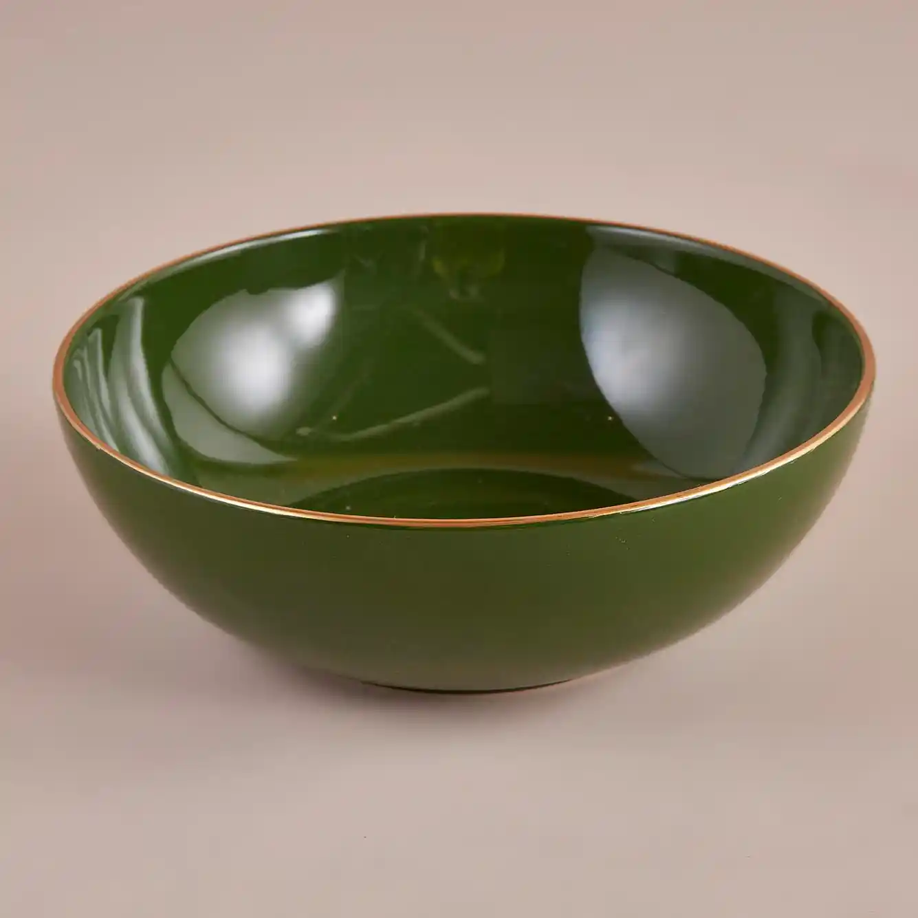 Seramik Salata Kasesi Dekorasyonda Zarafet ve İşlevselliğin Buluşması