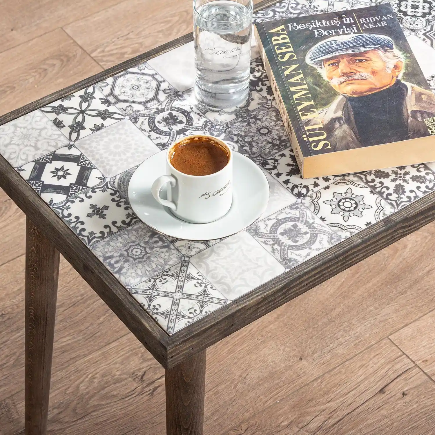 Seramik Yan Sehpa ile Ev Dekorasyonunuza Şıklık Katmanın Yolları