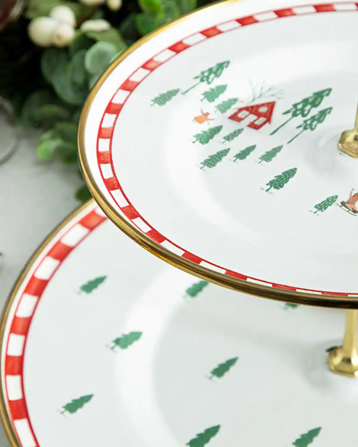 Servis Sunumlukları ile Dekorasyonda Zarafet ve Fonksiyonelliğin Buluşması