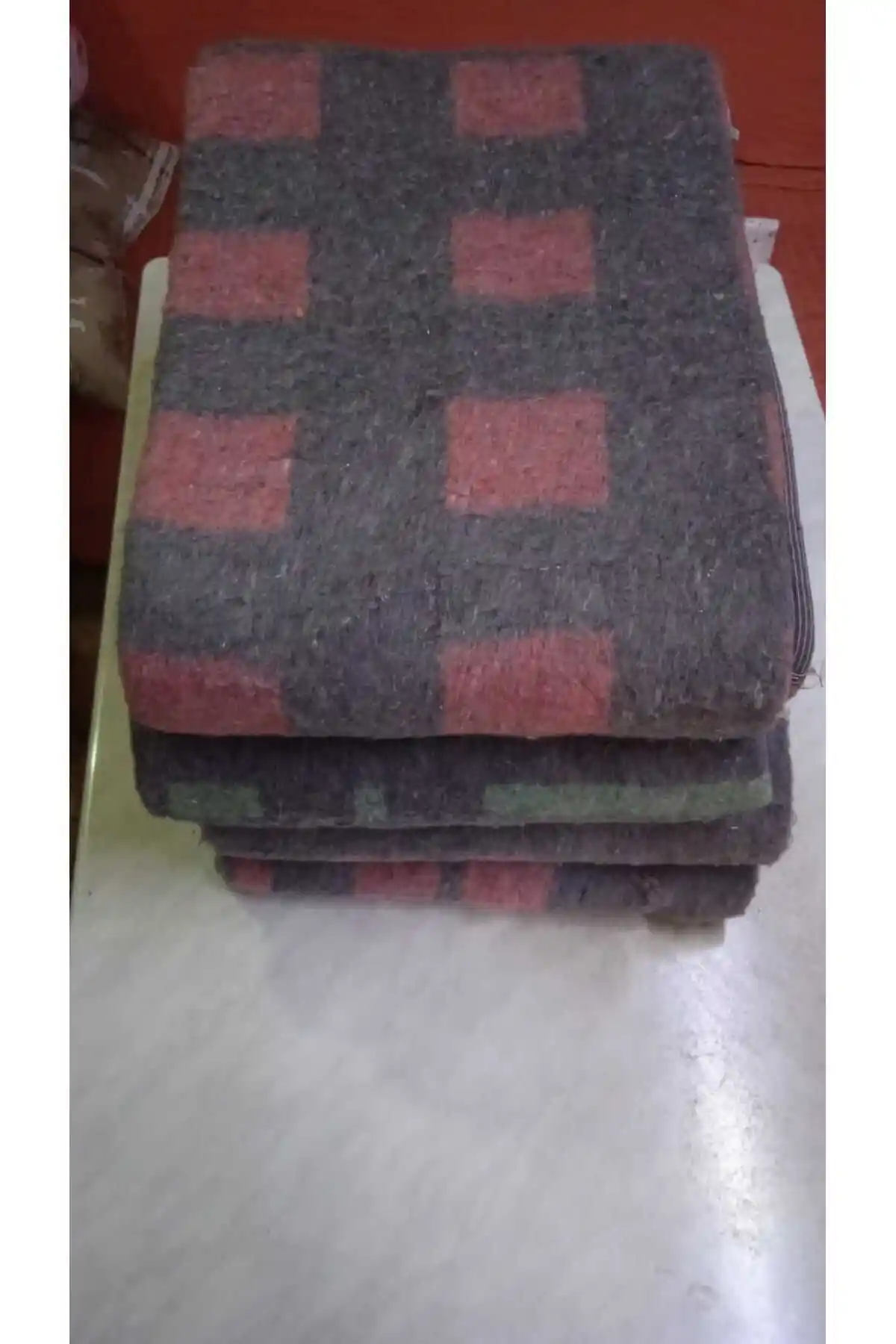 Sıcak Tutucu Battaniyelerle Dekorasyonda Konfor ve Estetiği Yaratıcı Şekilde Birleştirin