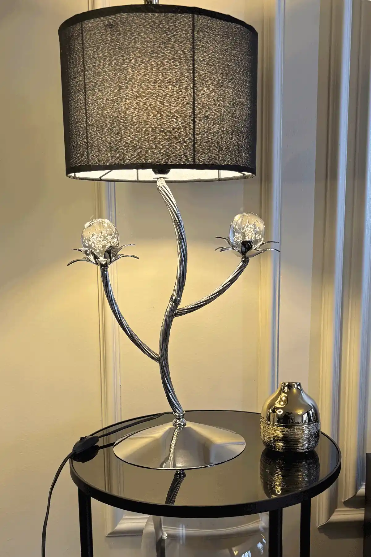 Şık Abajurlar ile Dekorasyonunuzu Geliştirin ve Atmosferinizi Zenginleştirin