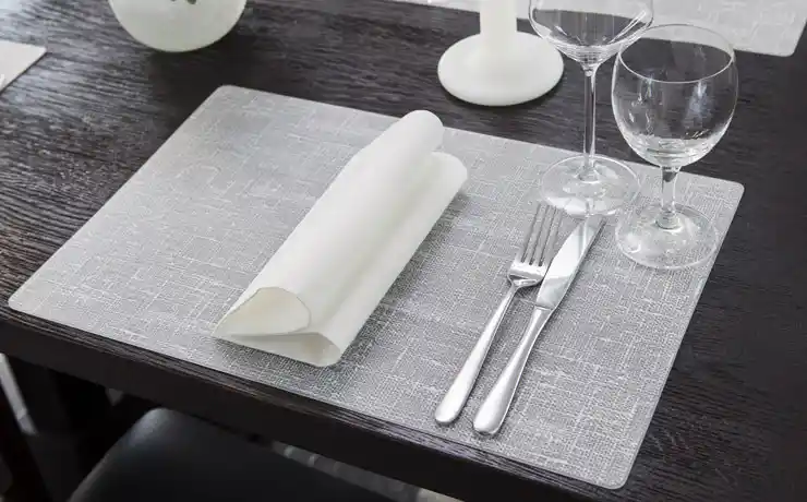 Silikon Amerikan Servisleri ile Modern ve Pratik Masa Dekorasyonu İpuçları