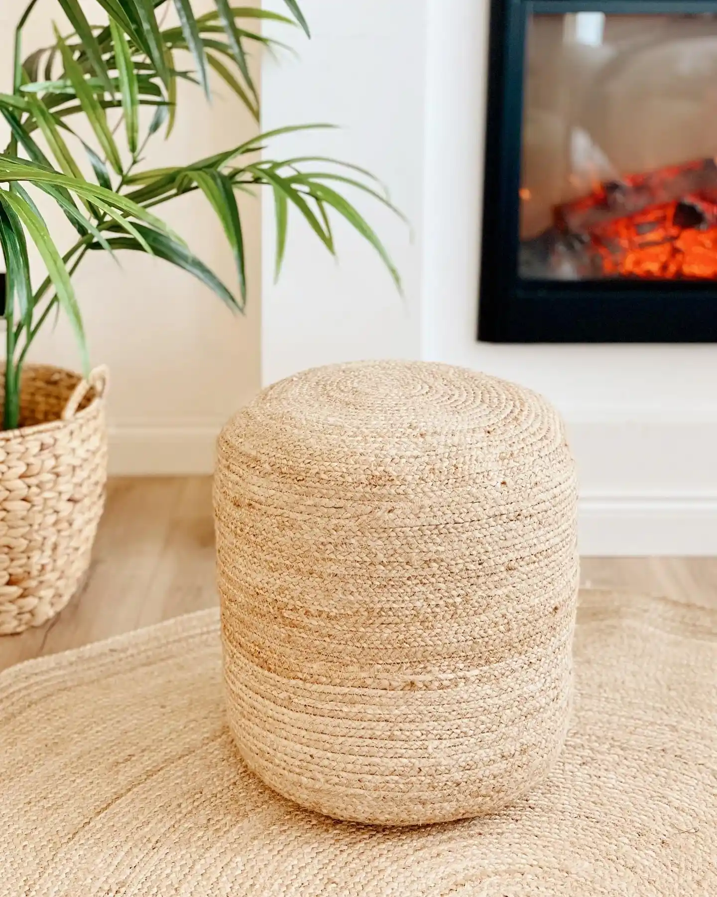 Silindir Puf ile Modern ve Fonksiyonel Dekorasyon Çözümleri Üretmek