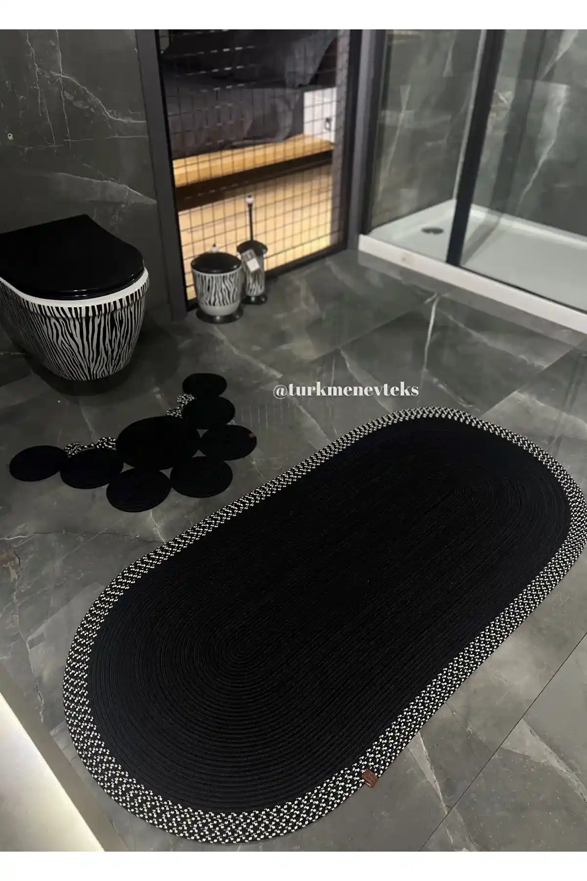 Siyah Banyo Paspası ile Modern ve Şık Dekorasyon Fikirleri ve Seçim Rehberi