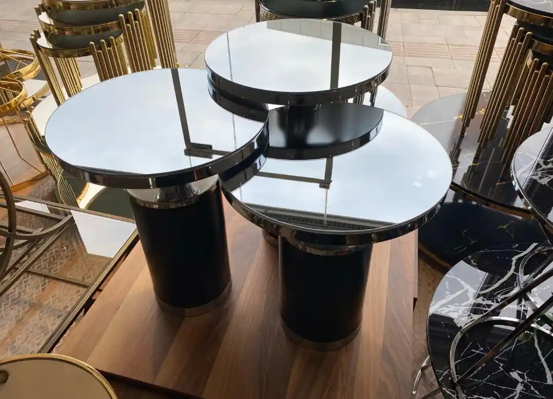 Siyah Cam Zigon Sehpa ile Modern ve Şık Dekorasyon Çözümleri