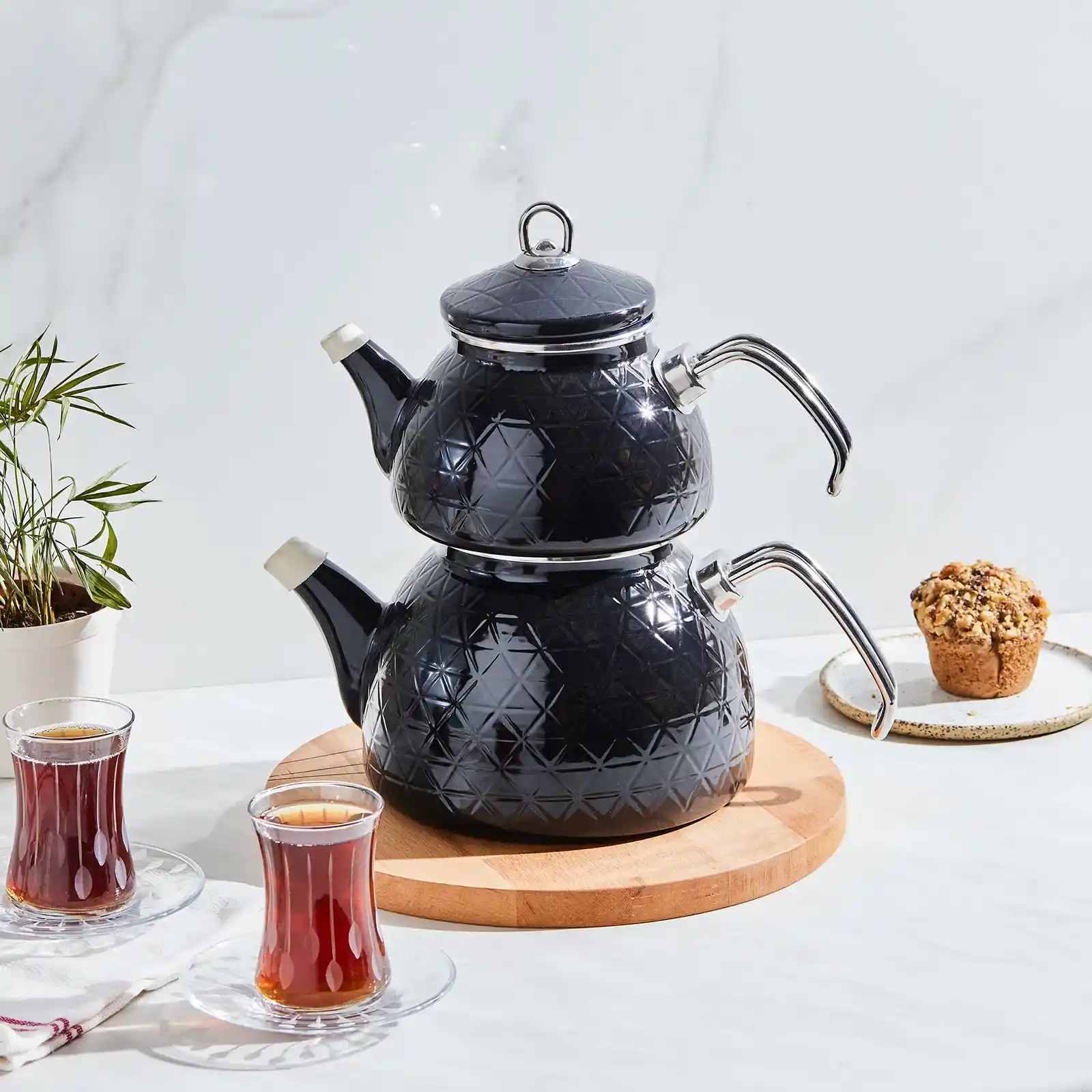 Siyah Çaydanlık Modelleri: Dekorasyonda Şıklık ve İşlevselliğin Buluşması