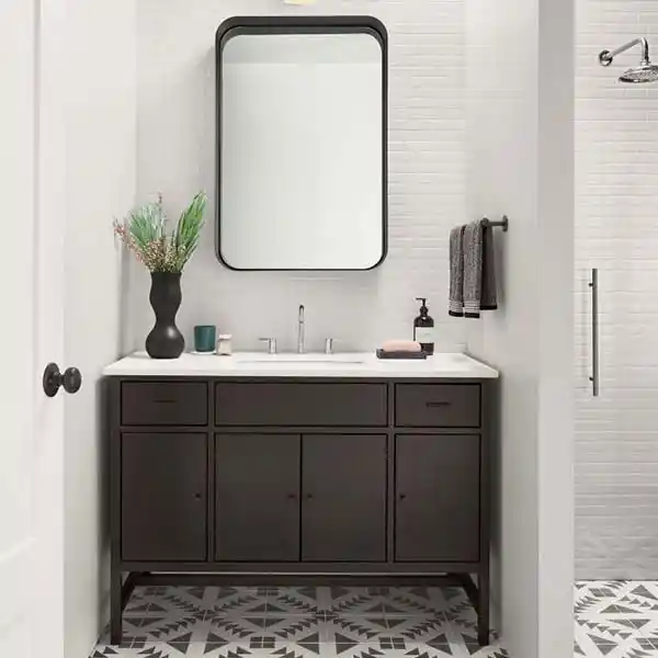 Siyah Çerçeveli Aynalar ile Modern ve Şık Dekorasyon Çözümleri