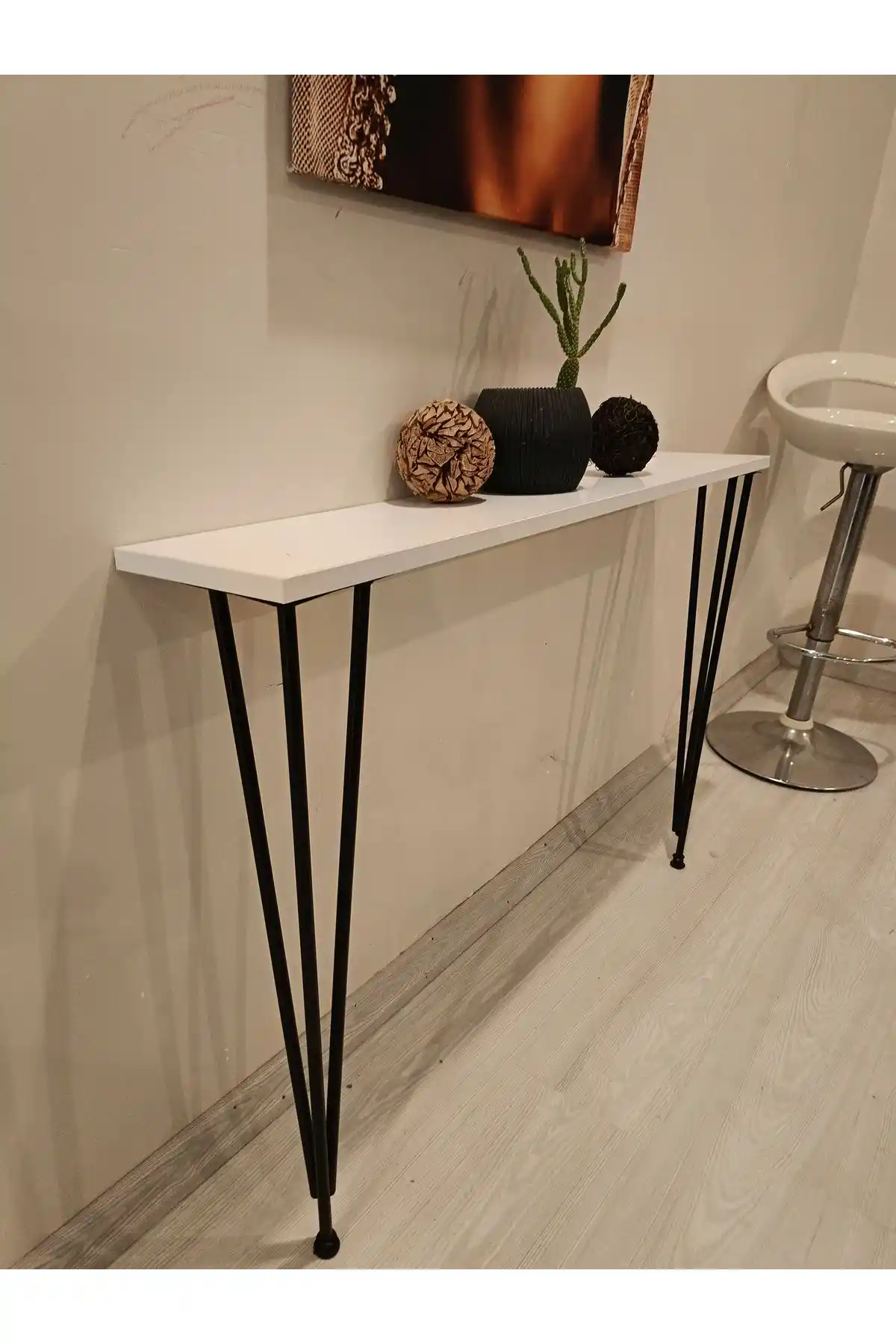 Siyah Demir Raflar ile Modern ve Şık Dekorasyon Çözümleri Rehberi