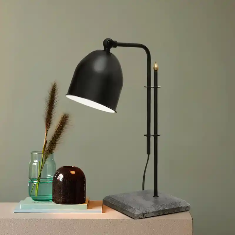 Siyah Masa Lambası ile Modern ve Şık Dekorasyon Çözümleri 2023