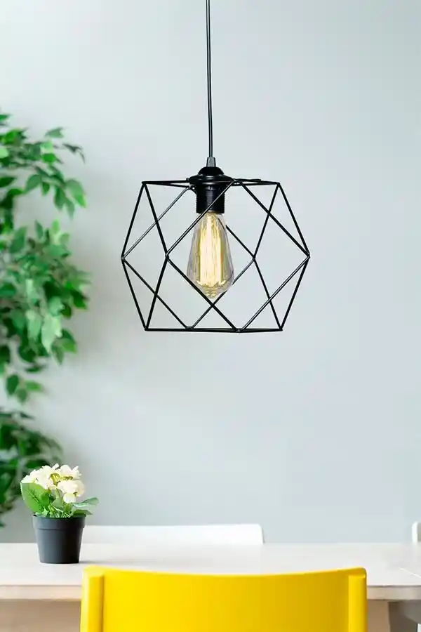 Siyah Metal Avize Seçimi ve Dekorasyonda Modern Aydınlatma Çözümleri