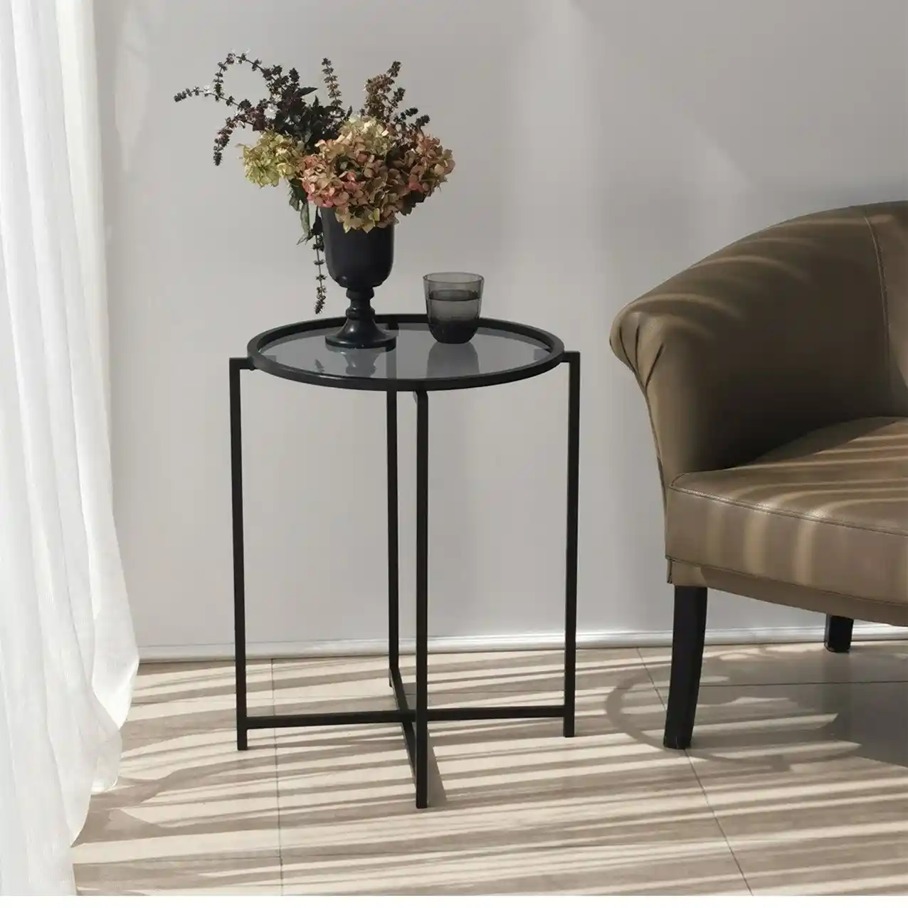 Siyah Metal Sehpa ile Modern ve Şık Dekorasyon Çözümleri