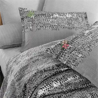 Siyah Pike Dekorasyonda Şıklık ve Fonksiyonellik Sağlayan Modern Seçenekler